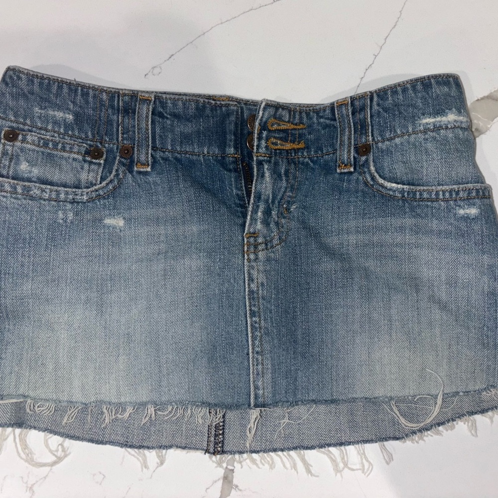 Y2K mini, low rise abercrombie denim skirt